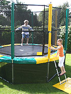 trampoline au camping les airelles Baratier Embrun Serre Ponçon Les Orres Hautes Alpes